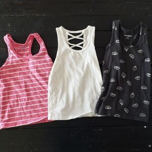 Old Navy XS 5 Fitted Tank Top Lot of 3 White Pink Striped Grey Fruit Print Shirt